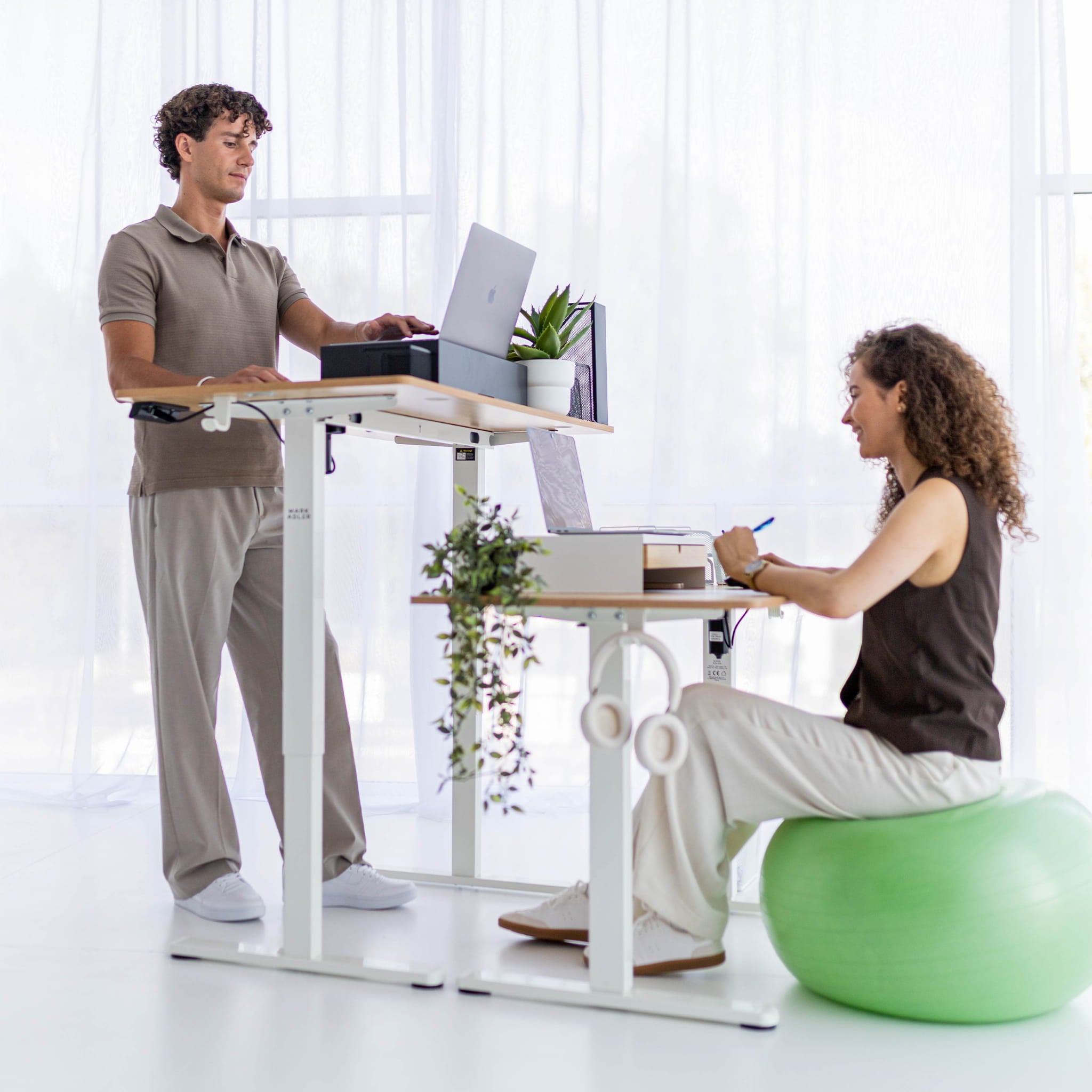 Birou electric Mark Adler Leader 7.0 Craft 120 cm